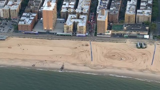 Rescue crews search for missing swimmer on Brighton Beach