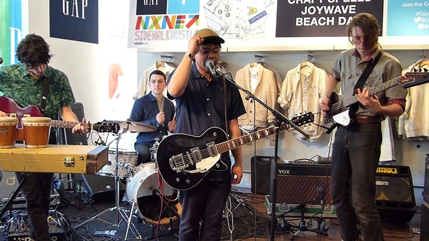 Twirl ( Live at Gap 375 Queen Street West ( NXNE), Toronto, 21 June 2014) CRAFT SPELLS