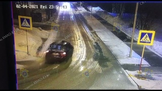 Пьяный сотудник РЖД прокатил в ХМАО на капоте гаишника. Видео — СУ СКР по Югре.
