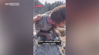 Enkaz altnda ailesini arad