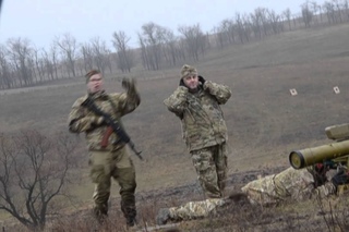 Вблизи Мариуполя десантники захватили боевую машину с Путиным