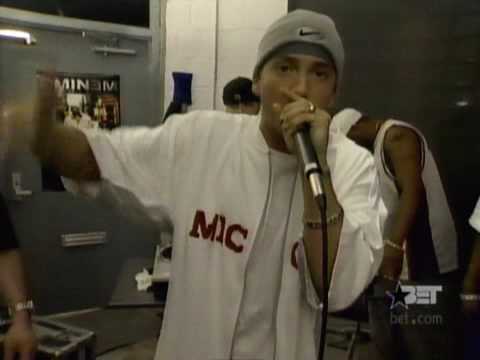D12
