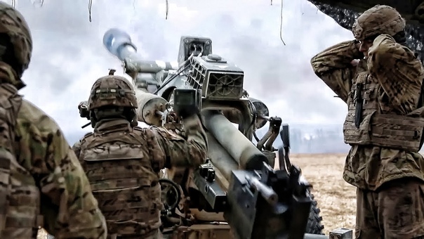 US Soldiers Shooting the Fantastic M119 A3 M777 Exercise Dynamic Front