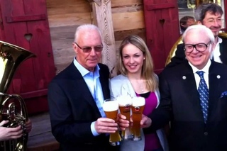 Franz Beckenbauer, Magdalena Neuner und Werner Brombach am Coubertinplatz