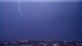 Мощная вечерняя гроза . Ярославль. Close lightning.