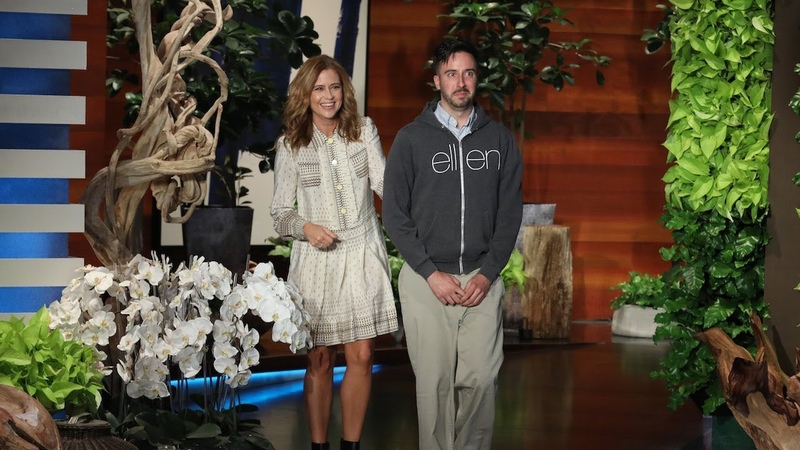 Jenna Fischer Plays Hidden Camera Prank on Warner Bros.