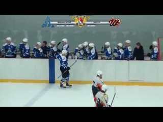 Илья Вопилов выигрывает вбрасывание и забивает гол