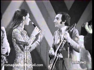 Raoul Casadei e la sua orchestra - LA MAZURKA DI PERIFERIA 1974 (canta Rita Baldoni)