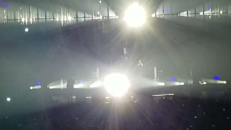 Ko Rn Freak on a Leash (with Amy Lee) live in