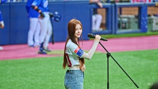 [4K] 230419 트리플에스(tripleS) 서다현 애국가 제창 및 대기 직캠 (신한은행 SOL KBO 리그 축하 공