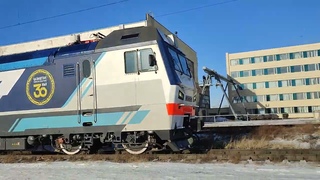электровоз 2ЭС7-024 резервом с приветливой бригадой