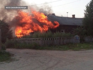 Жилой деревянный дом сгорел в Вологде