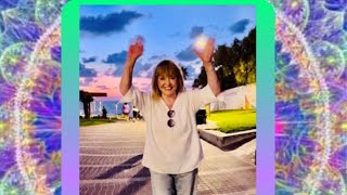 АЛЛА: БЛАГОДАРЮ ПОКЛОННИКОВ ЗА ЛЮБОВЬ И ПОДДЕРЖКУ МОЛЮСЬ О ВАС И МИРЕ НА СВЯТОЙ ЗЕМЛЕЯ СЧАСТЛИВА!