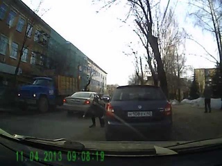 Калуга пешеход сбил камри! ( с 0:40)