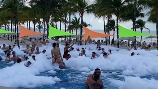 Bubble party, Riu Palace Peninsula Cancun Mexico November 30, 2022
