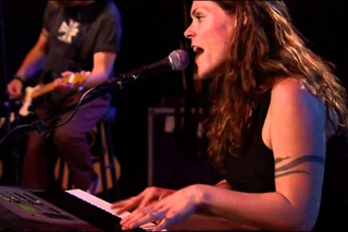 Beth Hart - Lights On (Live)