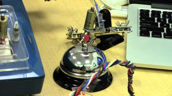 Smith Corona Arduino, The Typewriter Symphony, Leroy Anderson, 1950. ( Proper