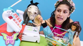 Peri Ayşe - Yaşlı Cadı market kasasındaki paraları böcek yapıyor - Kız videoları
