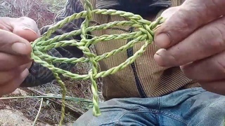 طريقة صنع مقلاع بدائي Learn to make a stone launcher