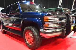 Chevrolet Suburban K2500 V8  290 ps - Гараж особого назначения