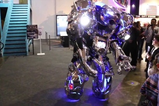 THIS ROBOT VS. the Robot punches drunk guy. Butlins Bognor 2010