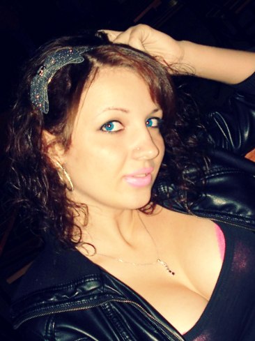 Анюта Односум | Paris