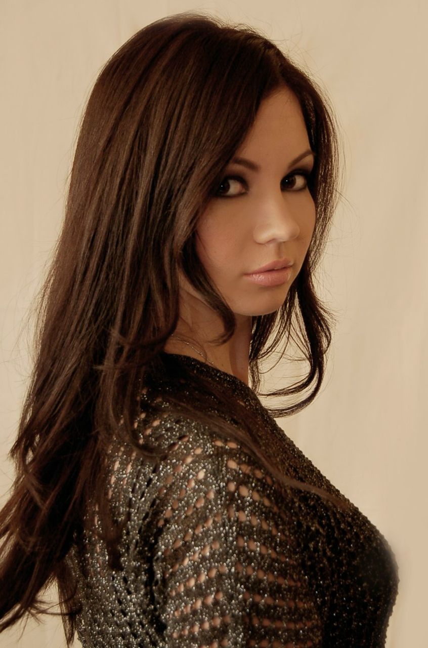 Anna Kachmaryk ***Alanna*** | Los Angeles