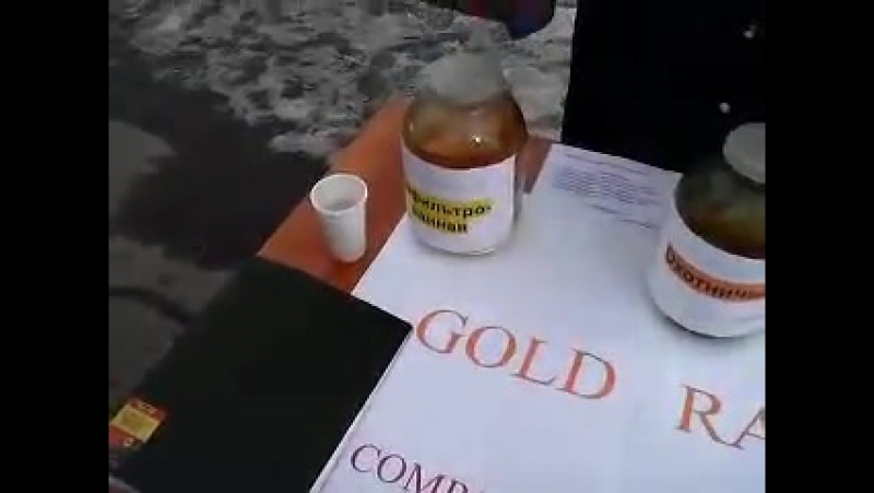 Прикол в Кирове бабуля продает