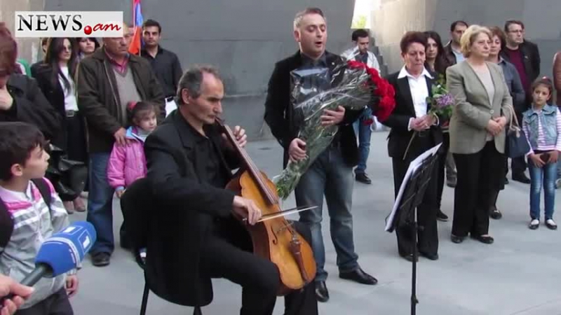 АДАМ БАРРО СПЕЛ АВЕ МАРИЮ В