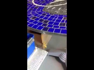 Mosaique bibendum Michelin et le ruban de plomb pour cerner la table 1
