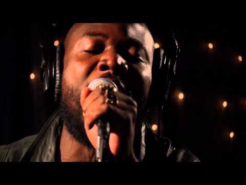 Young Fathers Low ( Live on