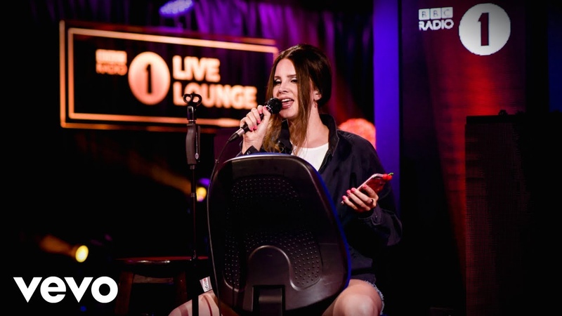 Lana Del Rey Break Up With Your Girlfriend, Im Bored in the Live