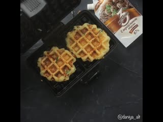 Картофельные вафли с сыром и зеленью