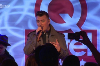 Sam Smith - 'Money On My Mind' (live in het Q-hotel)