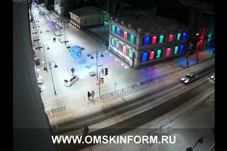 Водитель устроил гонки на пешеходной улице Валиханова в Омске