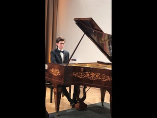 Daniel Kharitonov