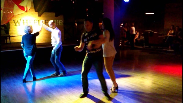 13 WHEELIE PUB Salsa