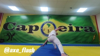 Sequncia de capoeira #13 com Flash, Ax Capoeira
