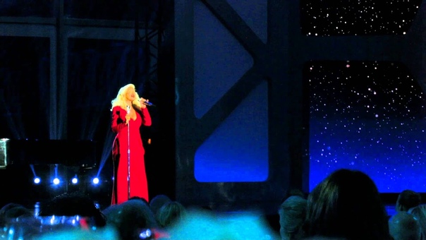 Christina Aguilera Beautiful (live on Breakthrough Prize Awards