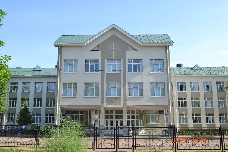 В гимназии № 20 Саранска частично обрушился потолок над сценой в актовом зале -