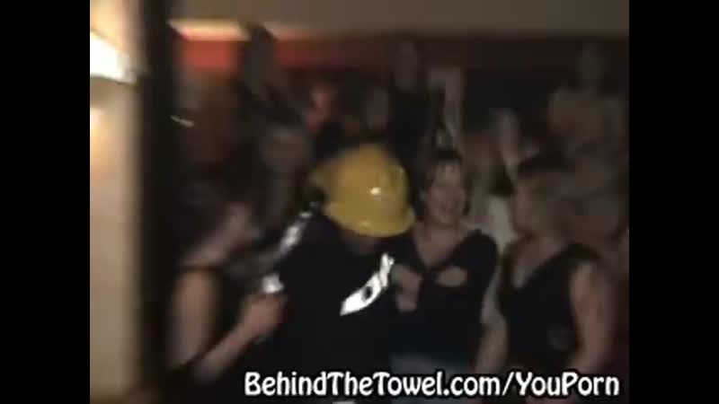 Stripper Dangle His Cock in Front of Audience Free Porn