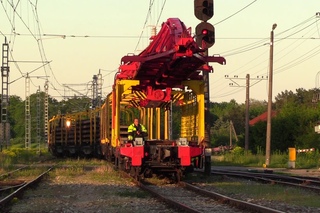 Дрезина ТКА-8 и путеукладчик на ст. Кейла / TKA-8 draisine and track placement crane