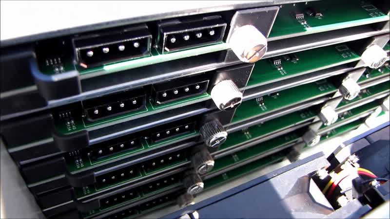 Norco RPC 4224 24 Bay 4 U Storage File Server Case Unboxing First Look Linus Tech