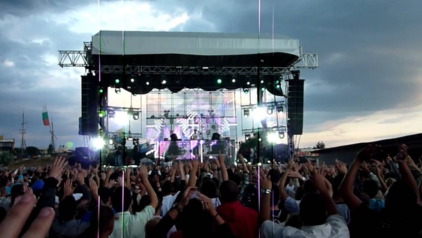Armin van Buuren Cacao Beach 2011 END ( Nirvana Smells Like Teen Spirit ( Myon Shane 54