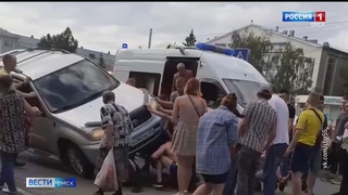 Жуткая авария в Нефтяниках - под колеса внедорожника выкинуло велосипедиста