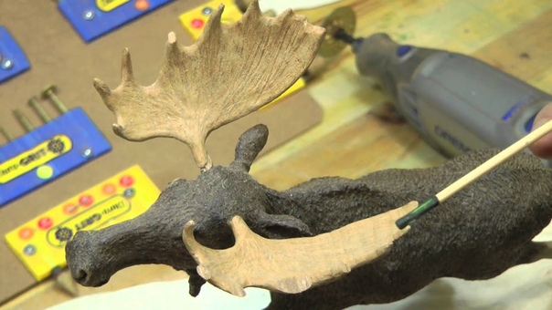 Rod Deon wood carving Bull Moose in the Snow using Dura GRIT carbide Rotary