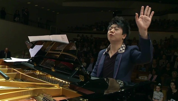 Piano Extravaganza Lang Lang in rehearsal with 100 piano students Marche