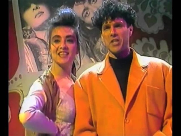 Les Rita Mitsouko and Sparks Singing In The Shower Music Video
