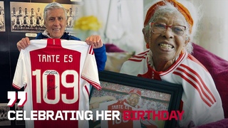 Surprising our oldest fan Tante Es with her 109th birthday! 🎉❤️