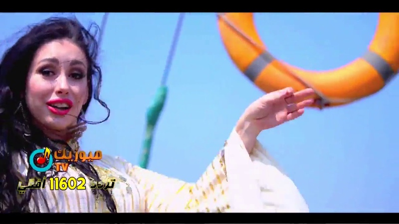 YANA in videoclip Hegazy Metkal new song Betnadeny tani
